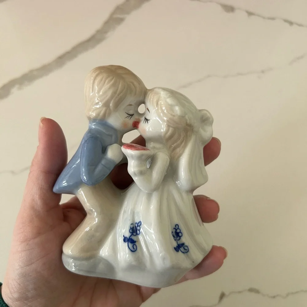 Vintage Hand Painted Kissing Wedding Couple Ceramic Figurine Lamboli Co